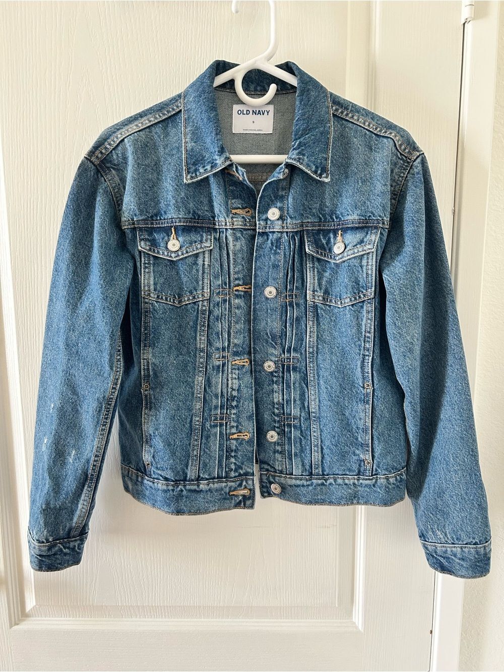 Old Navy Classic Medium Wash Denim Jacket Size Small Timeless Everyday Wear